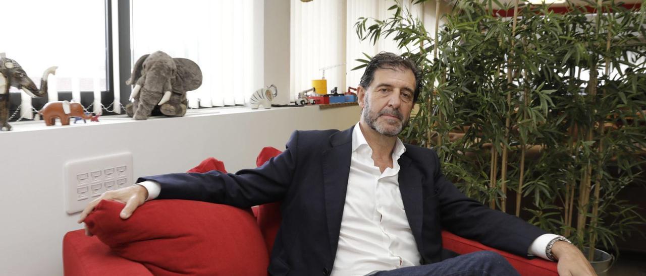 Pedro Luis Fernández, consejero delegado de GAMm en su despacho. |  Fernando Rodríguez