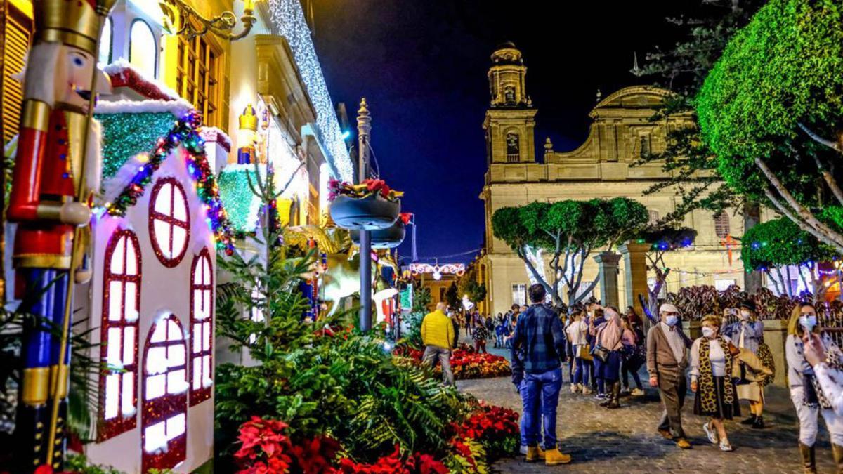 Decoración de la plaza desde la puerta de las Casas Consistoriales | | JOSÉ CARLOS GUERRA