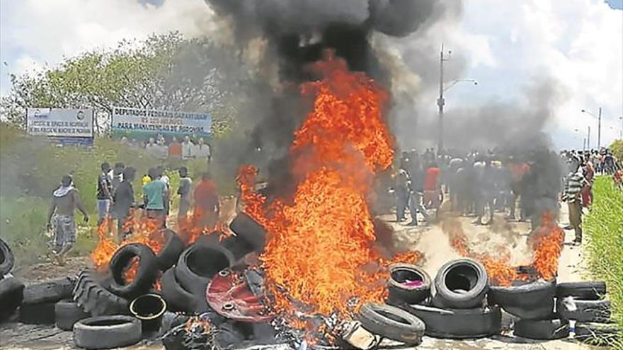 1.200 venezolanos huyen de Brasil tras violentos disturbios