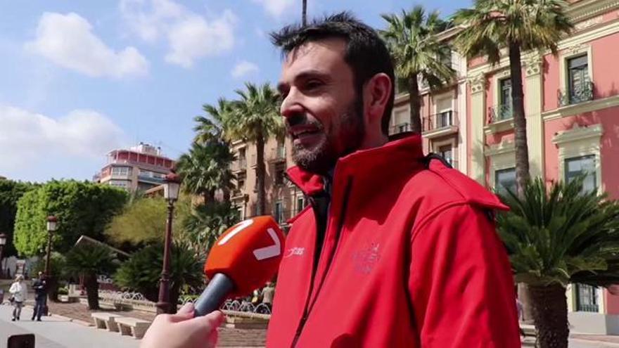 El hombre con 'batería baja' recarga pilas en Murcia