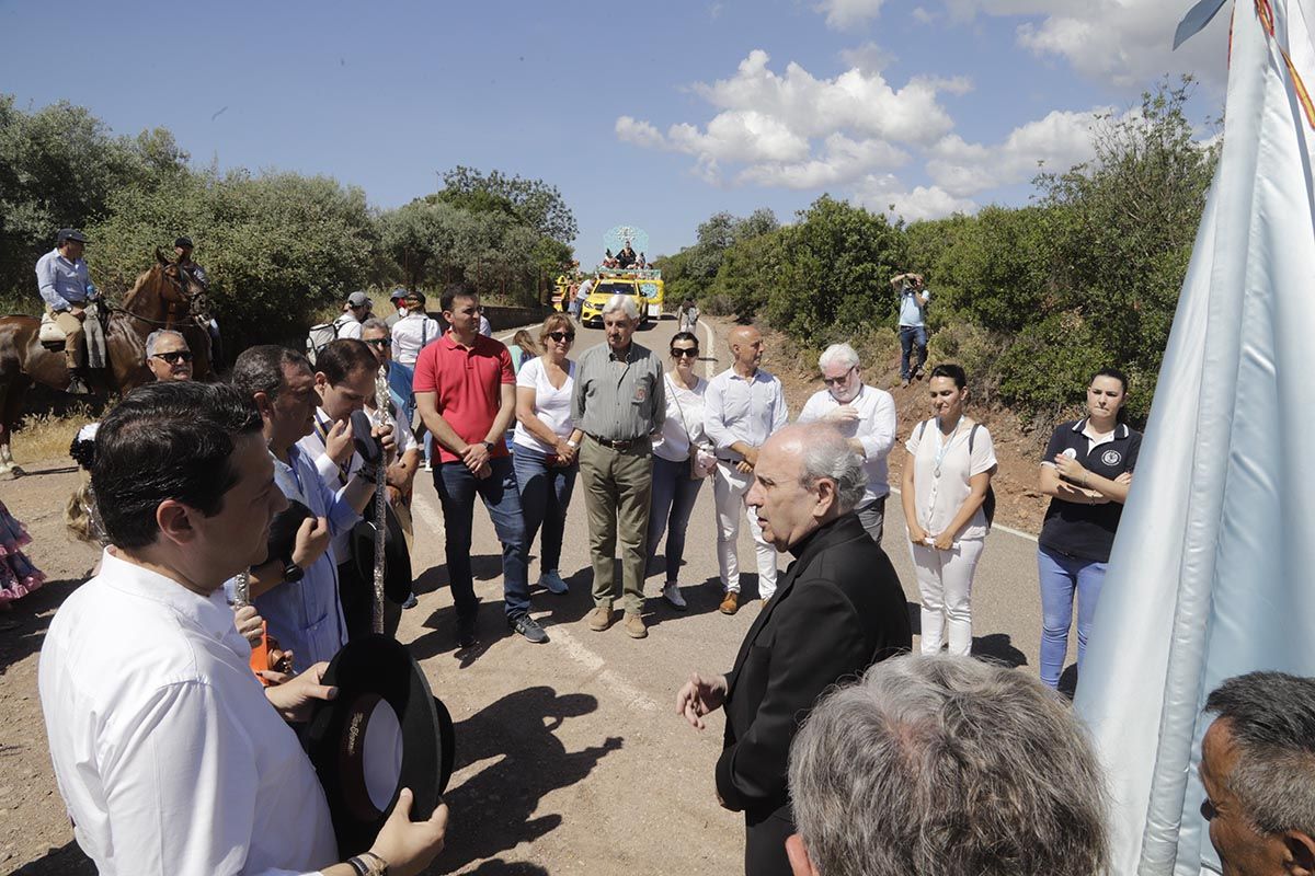 Color y alegría camino del santuario: imágenes de la romería de la Virgen de Linares