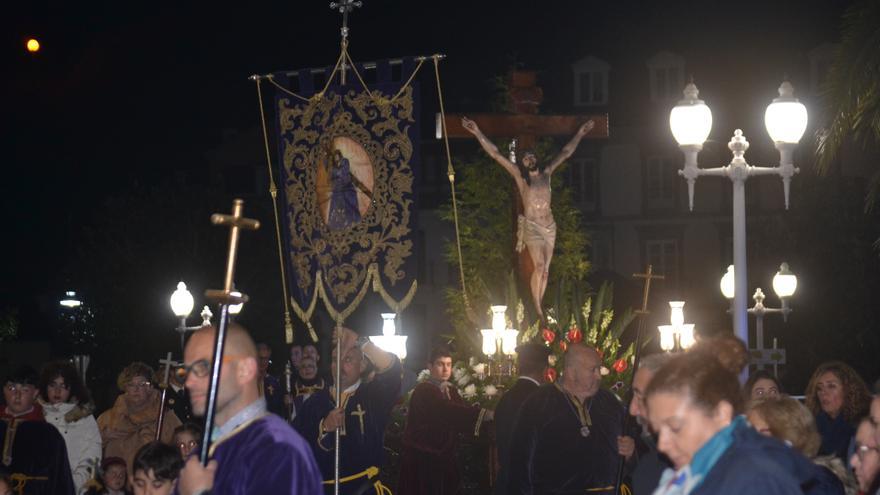 Luarca se vuelca con el Cristo del Perdón