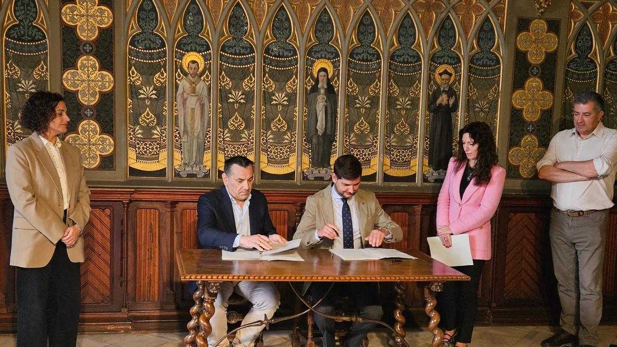 Formalización del contrato para llevar a cabo las obras de rehabilitación.