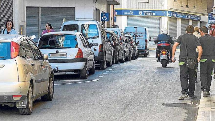 Las obras de mejora en la calle Alicante permitirán que las aceras  alcancen un ancho de 1,20 metros