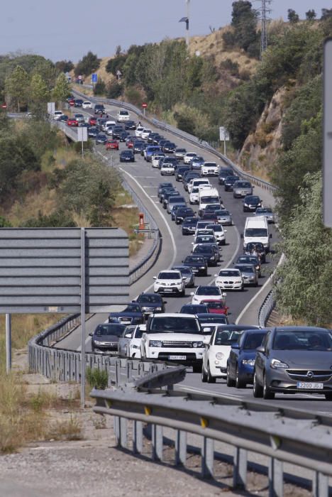 Mobilització contra la granja de pollastres a Solius