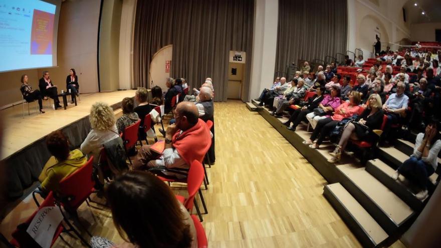 Un moment de la presentació del llibre a Figueres