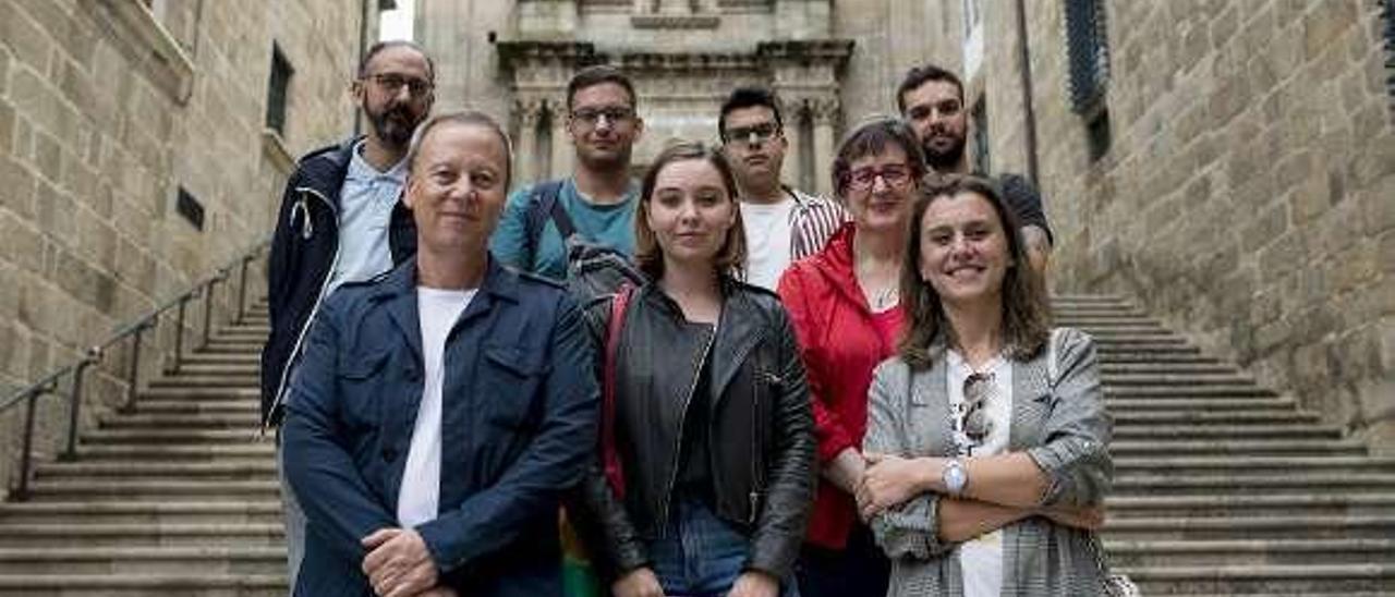 Miembros de Xuventudes junto a concejales socialistas. // Brais Lorenzo