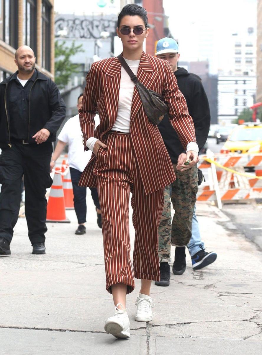 Kendall Jenner, muy seria por New York