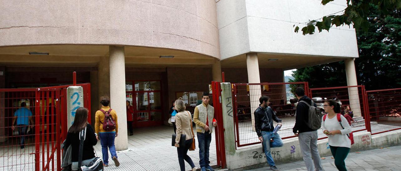 Imagen de archivo de la escuela de idiomas de Vigo. // José Lores