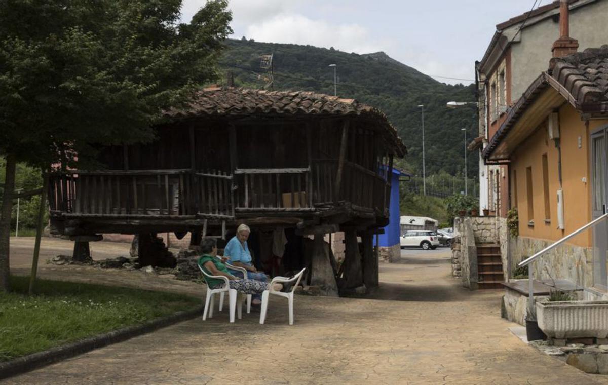Donde el único pozo minero de la historia de Oviedo alberga fiestas &quot;rave&quot; y &quot;se usa como picadero&quot;