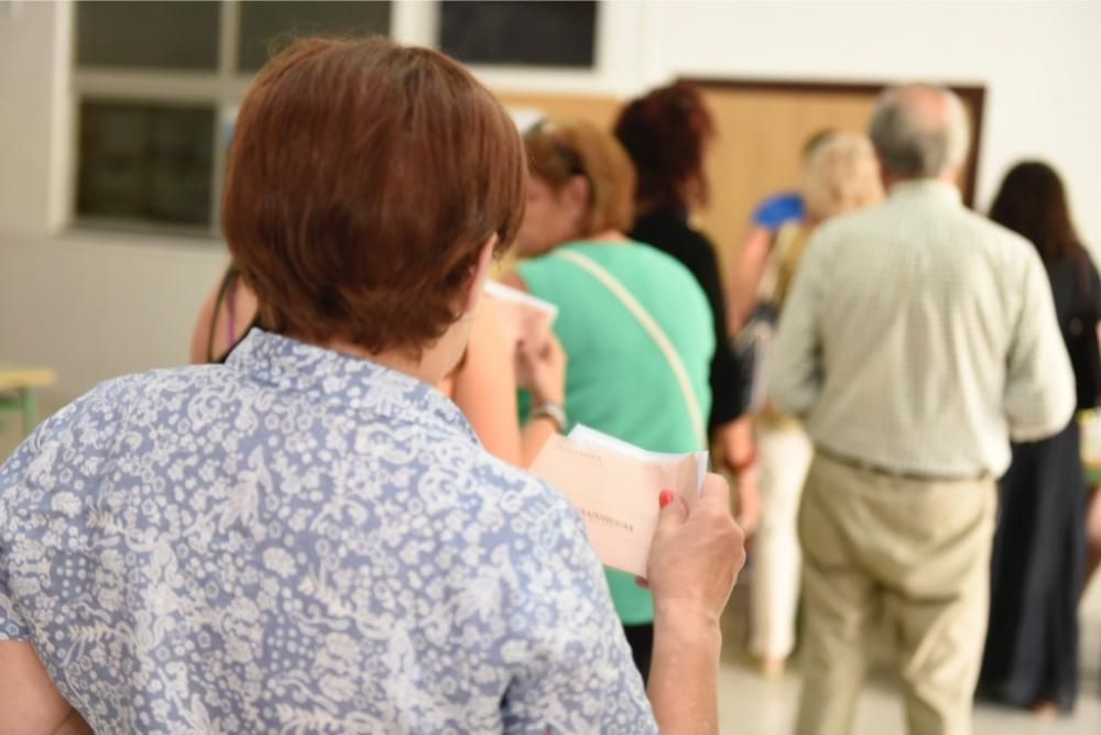 Elecciones Generales: Ambiente en los colegios de