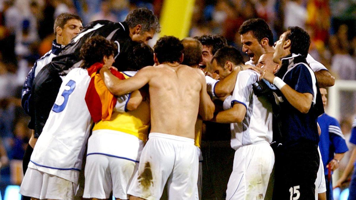 Grecia celebró por todo lo alto su victoria en España que le llevó a la Eurocopa de Portugal 2004