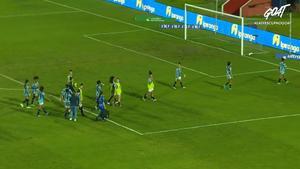 Las jugadoras del Gremio abandonan el terreno de juego tras los incidentes ante River.