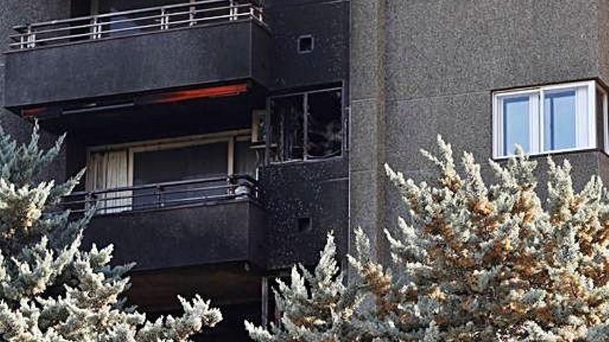 Terrassa del pis on es va iniciar el foc a Barcelona