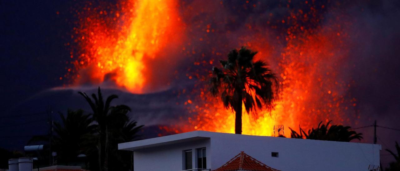 El volcán, en su fase más enérgica