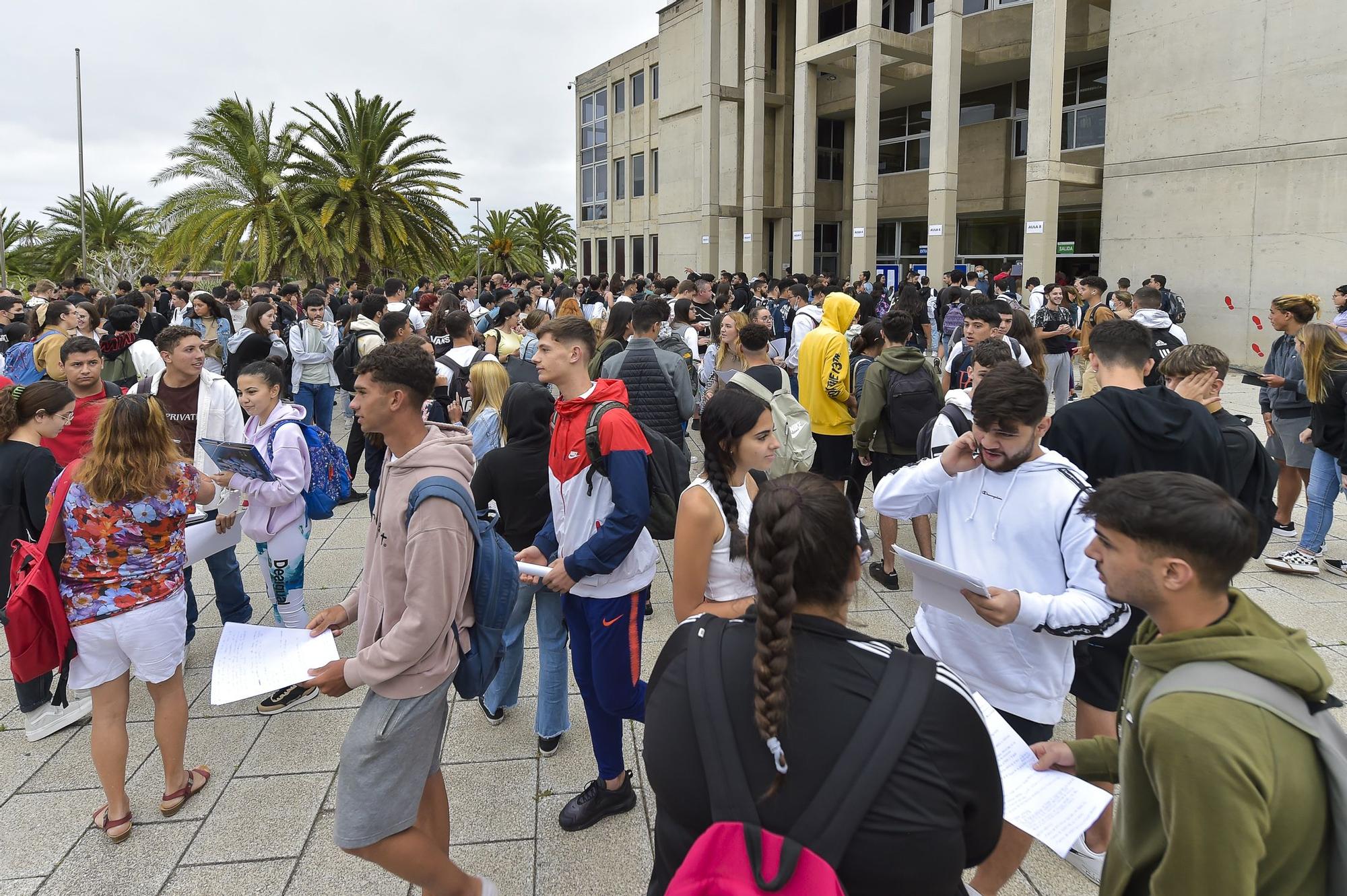 Primer día de la prueba extraordinaria de la EBAU 2022 en la ULPGC