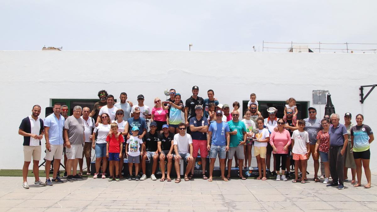 Las Fiestas del Carmen arropan el sentir de la vela latina