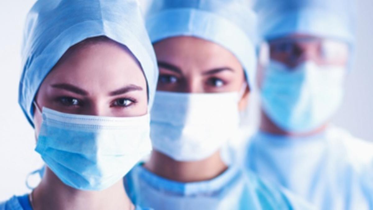 El salario bruto medio de las enfermeras está entre los 26.000 y los 30.000 € anuales