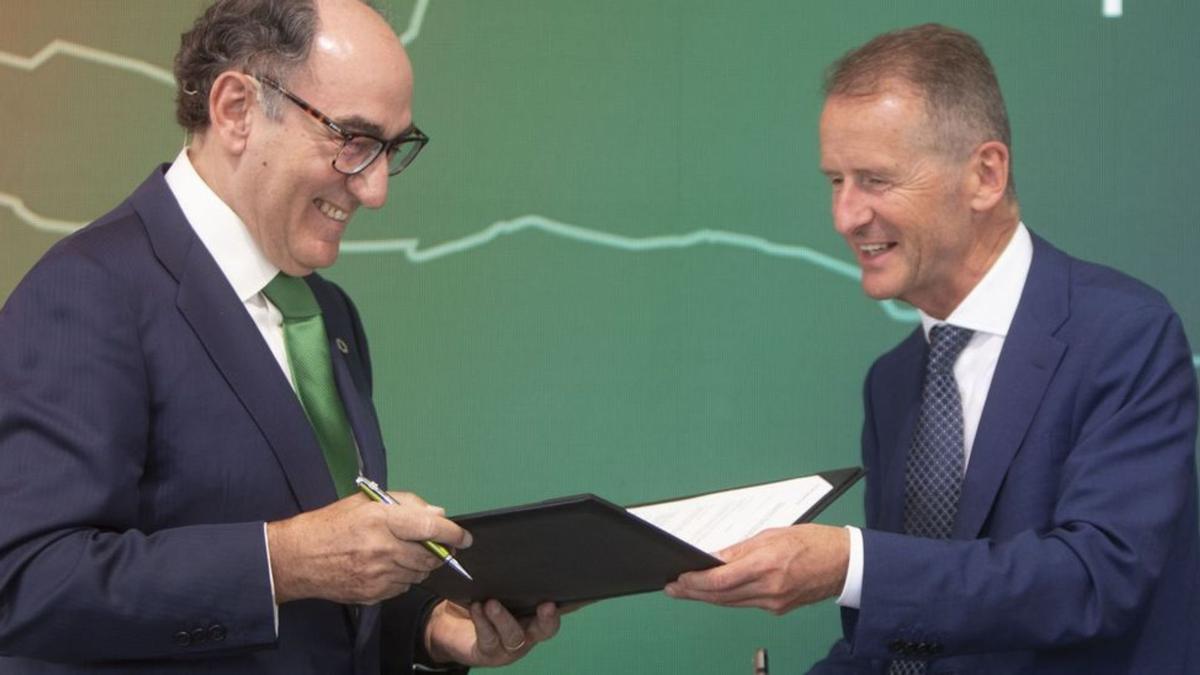 Ignacio S. Galán, presidente de Iberdrola, tras firmar el acuerdo con Volkswagen para la planta solar.