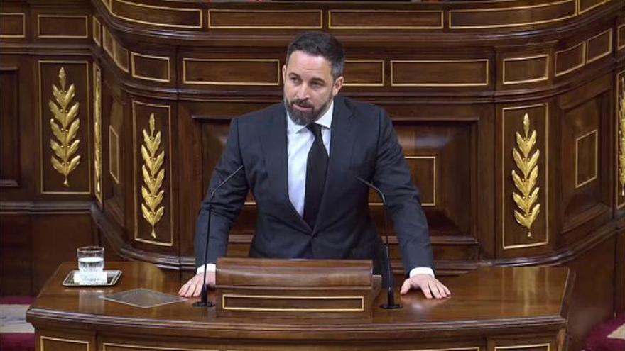 Abascal a Sánchez: "No puede maquillar las decenas de miles de españoles muertos por el sectarismo y la negligencia de su Gobierno"