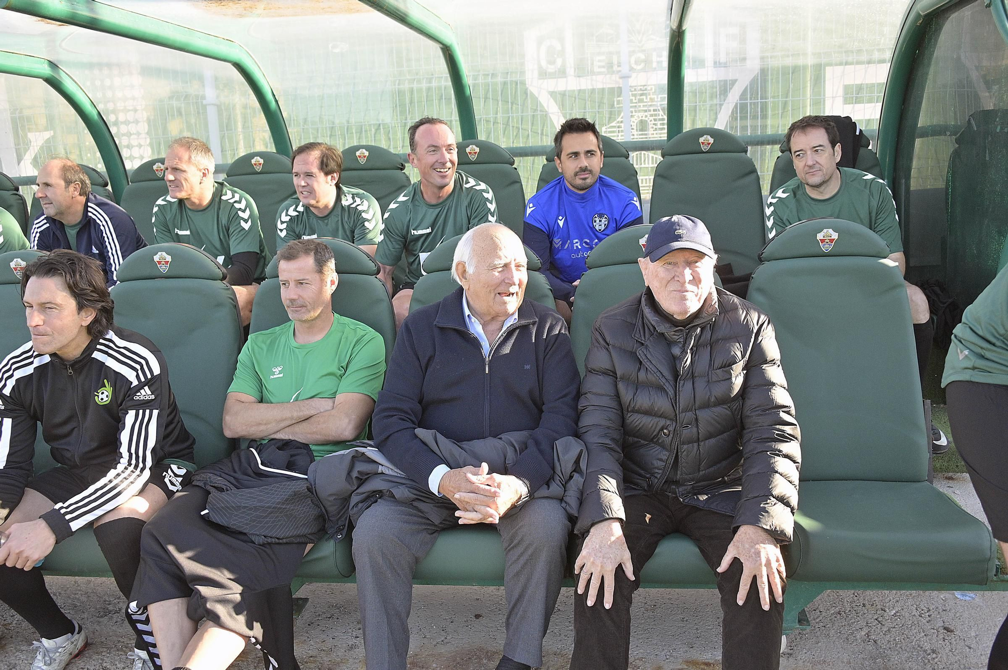 Partido de futbol benefico populares informadores