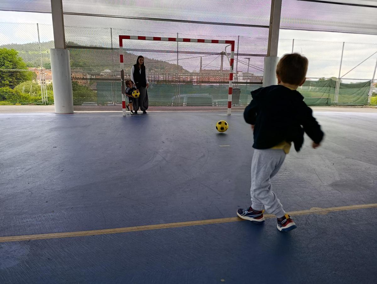 Pequeños atletas olímpicos compiten en Llanera