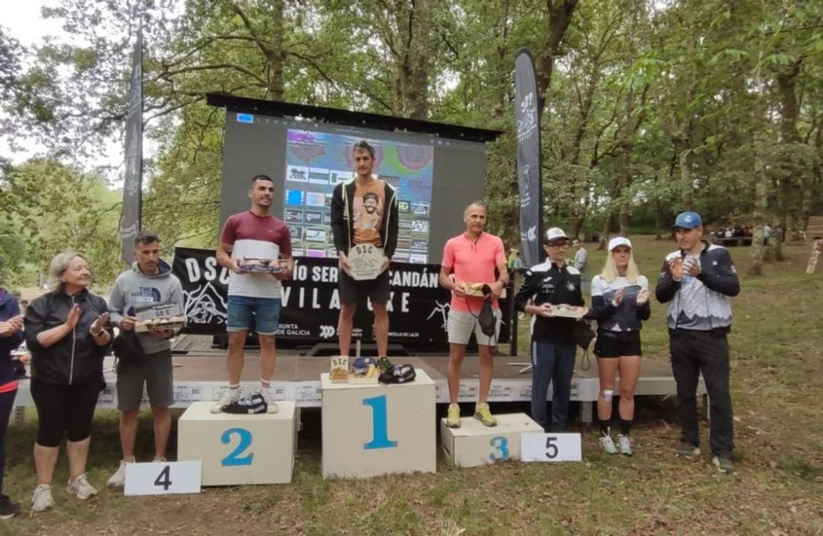 Podio masculino del Trail Longo de Vilatuxe.