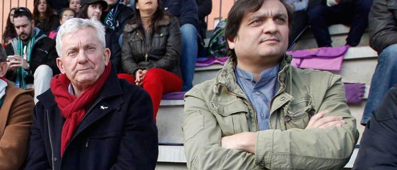 Por la izquierda, Emilio Huerta, &quot;Triqui&quot;, y Alejandro Suárez, el domingo, en el partido del Oviedo Moderno.