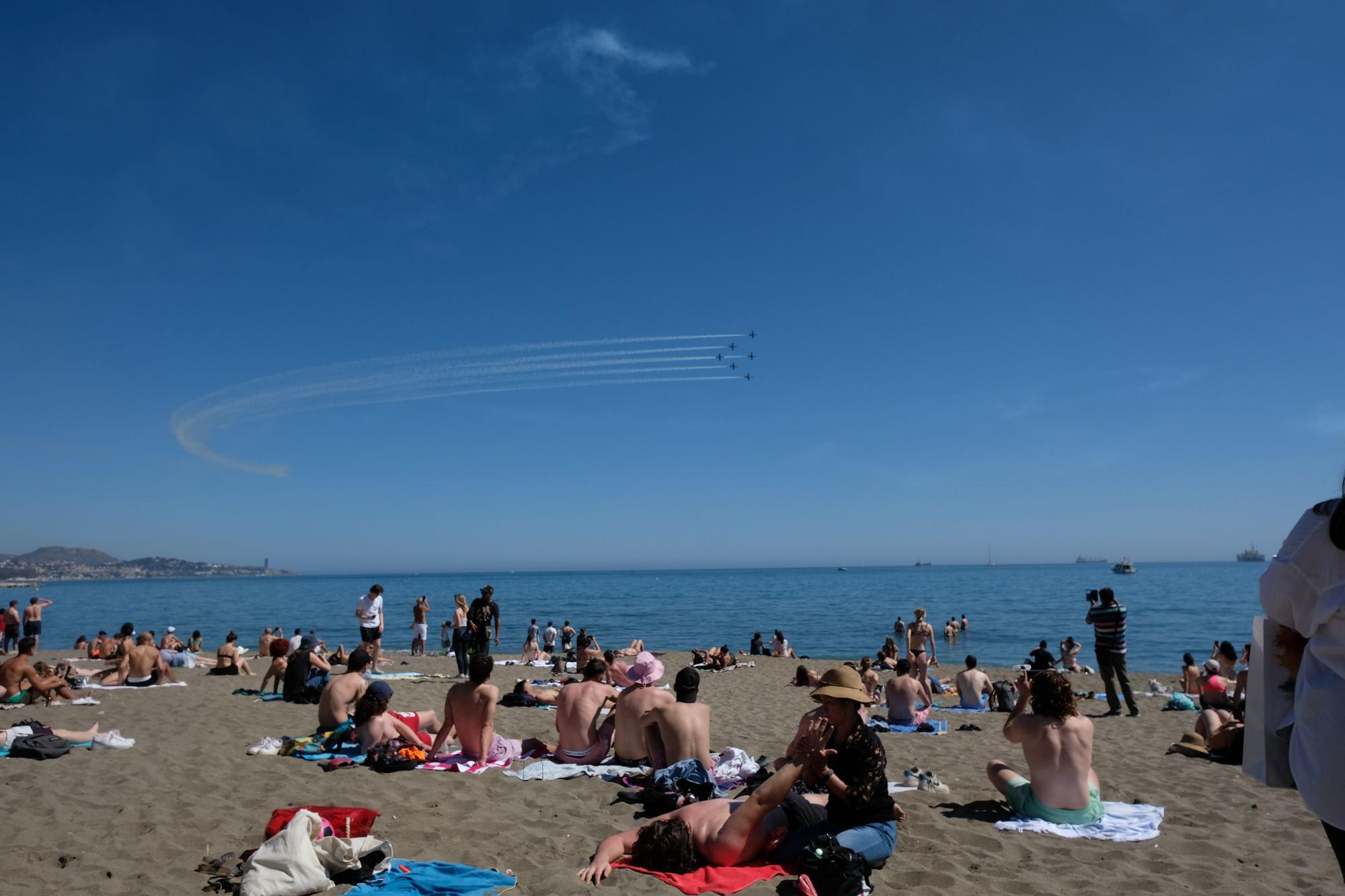 Espectáculo aéreo de Patrulla Águila en Málaga