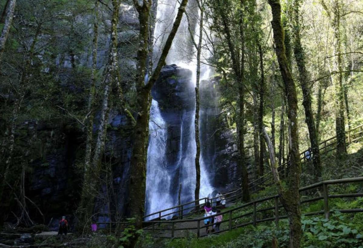 Se trata del salto de agua más alto de Galicia.