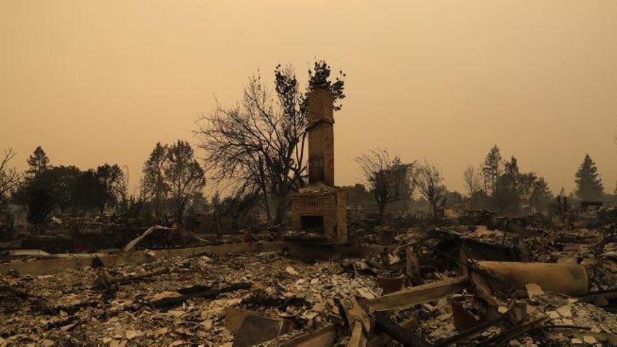 Una zona arrasada pel foc a l&#039;estat de Califòrnia