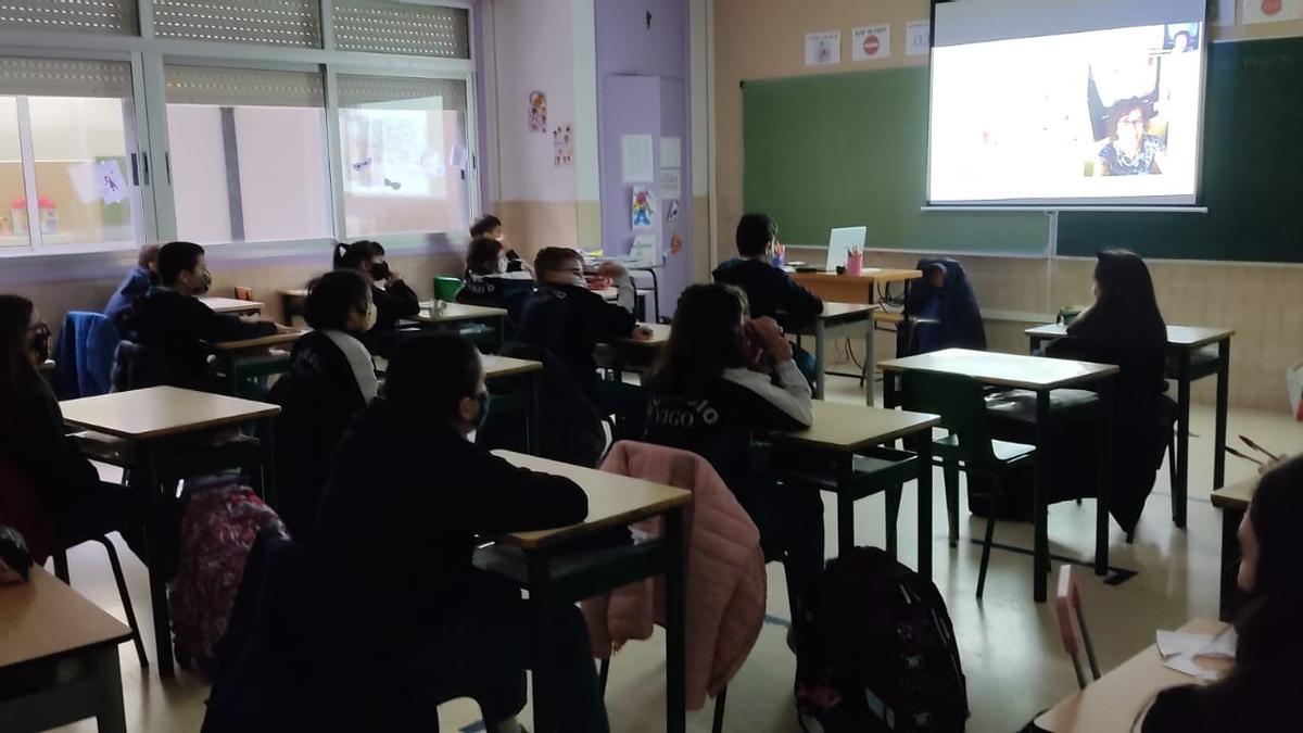 Uno de los colegios en la anterior charla virtual del proyecto, en este caso sobre "Ciencia en feminino"
