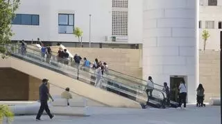 El hospital Reina Sofía reflexiona sobre la labor sanitaria con un cinefórum de la película 'Turno de guardia'