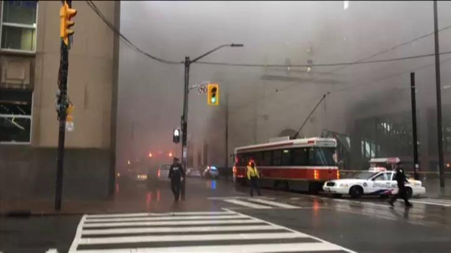 Momentos de pánico tras una explosión en pleno centro financiero de Toronto