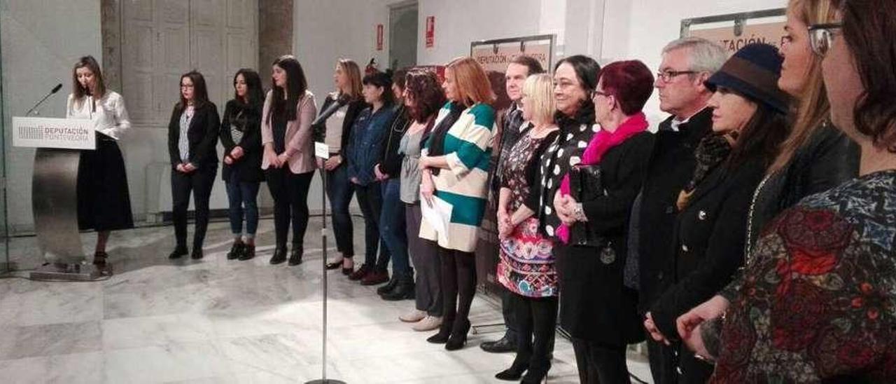 Entrega de los premios &quot;Sofía Novoa Ortiz&quot; en la Casa da Cultura Galega de Vigo. // FdV