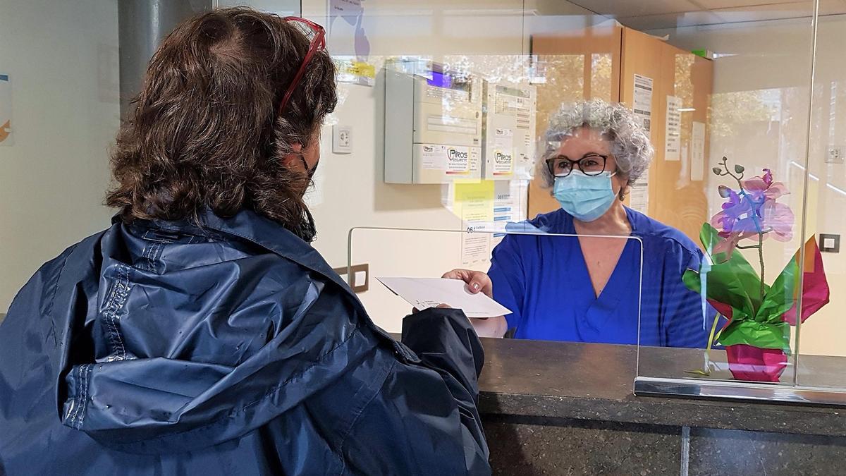 Una usuària a l'hospital de la Seu