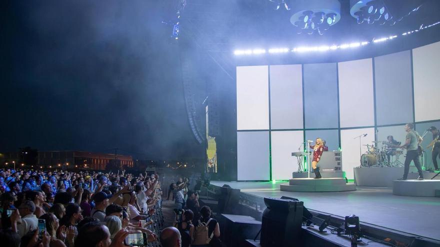 Amaia Montero elogia a Extremadura en Badajoz: "Esta es la tierra de mi abuelo Enrique"