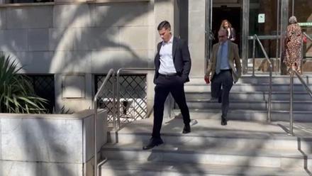 Santi Mina