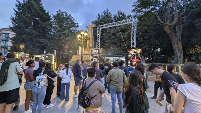 La Praza de Loriga acoge el multitudinario Burguer Top de Lalín. |