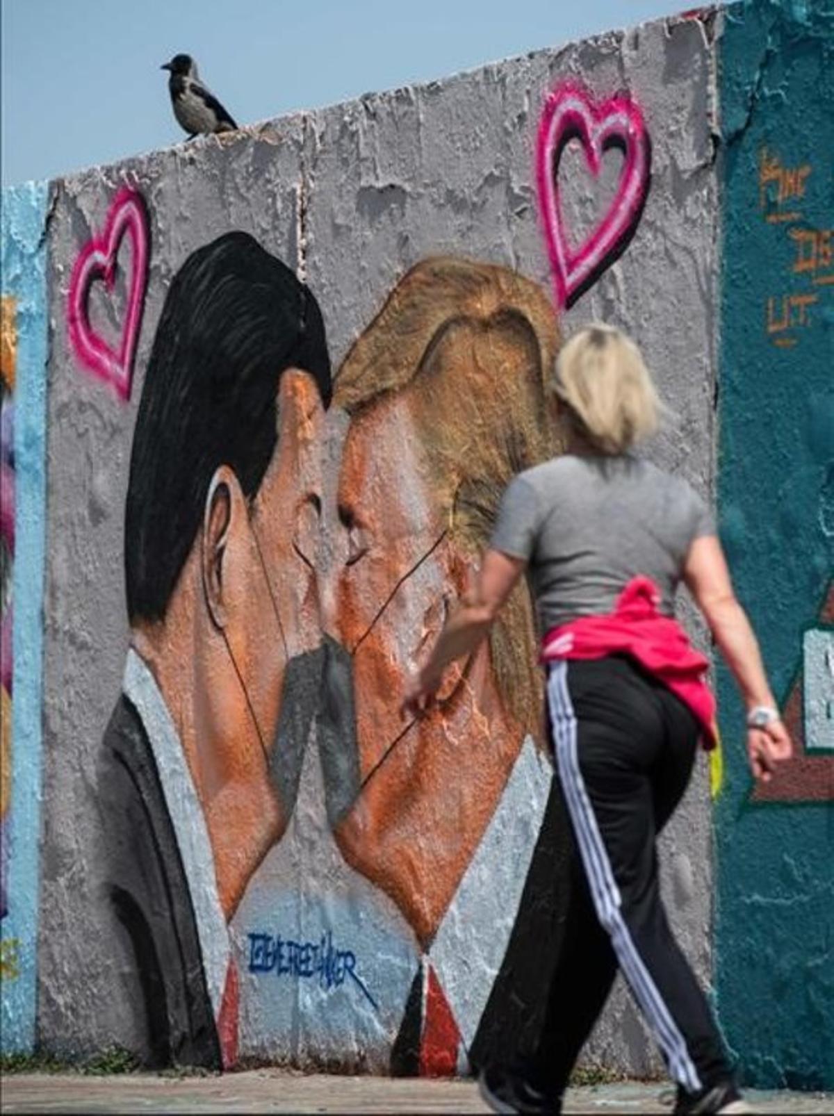 coronavirus. Mural en Berlín