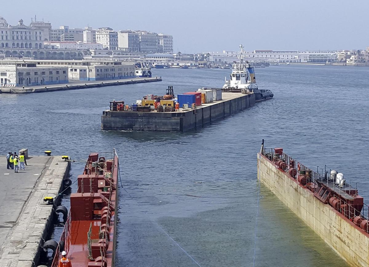 Operativa de TIBA en el puerto de Argel, en una imagen de archivo.