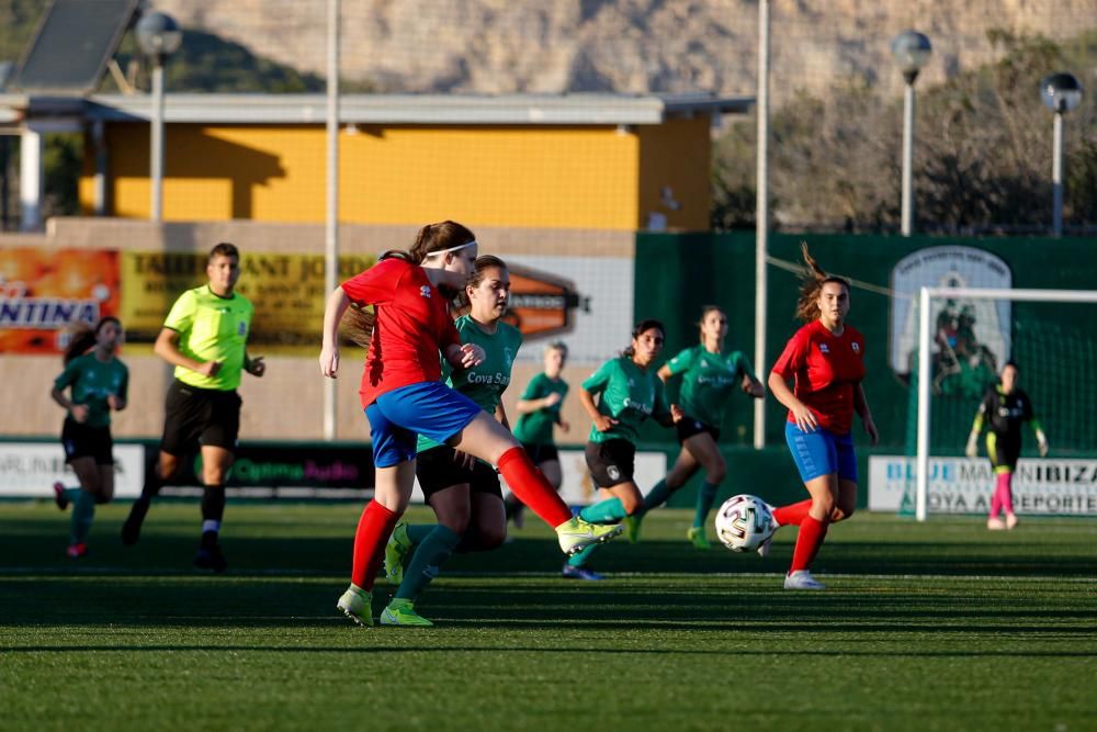 El representante ibicenco en la Liga Autonómica femenina arranca goleando al Atlético Collerense en una temporada muy ilusionante para el club verdinegro