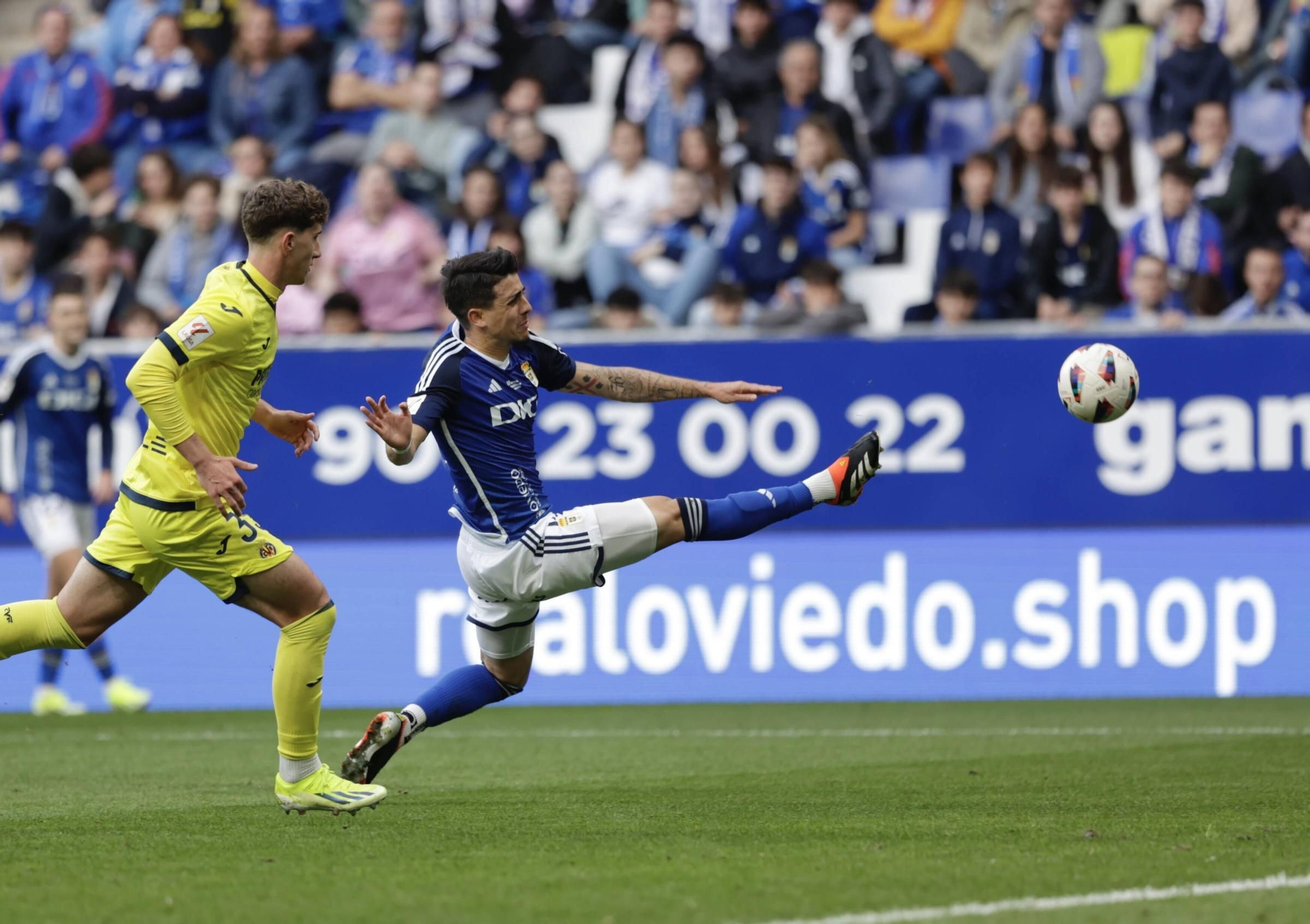 Alemão pega más duro y el Oviedo vuelve a ganar: 2-1