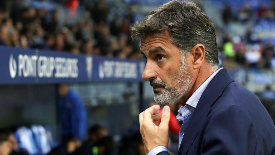 El técnico del Málaga, Míchel, durante el partido.