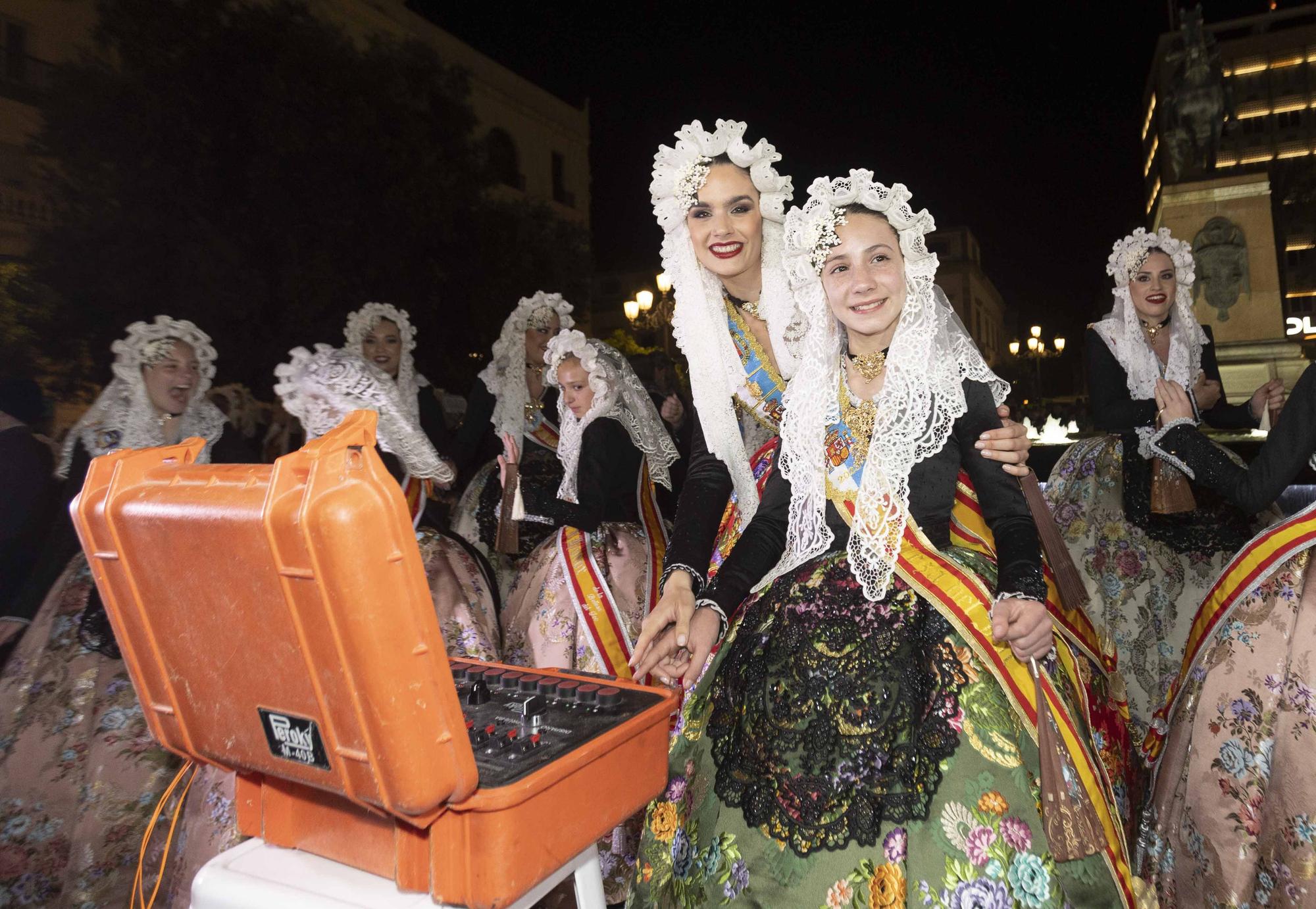 Pasacalles de las bellezas  y cremà Hogueras de Sant Joan en Córdoba