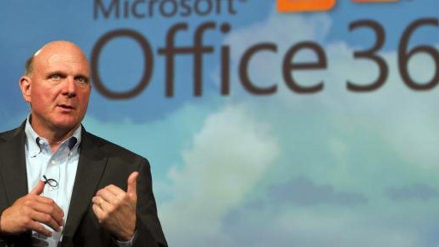 El CEO de Microsoft  Steve Ballmer en la presentación del Office 365.