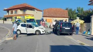 Tres heridos en una colisión en O Casal, en Moaña