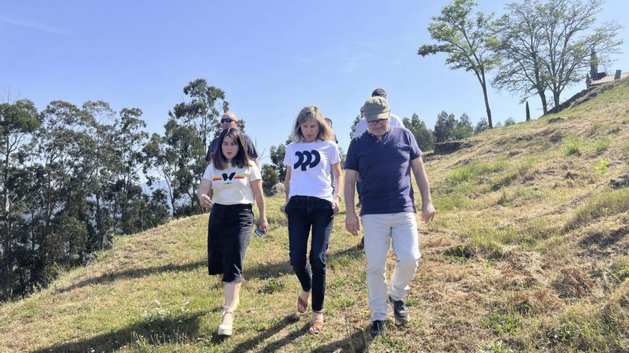 Ponteareas elimina la maleza que invadía el castro de Troña