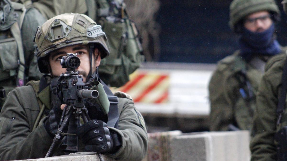 Un soldado israelí en Cisjordania.