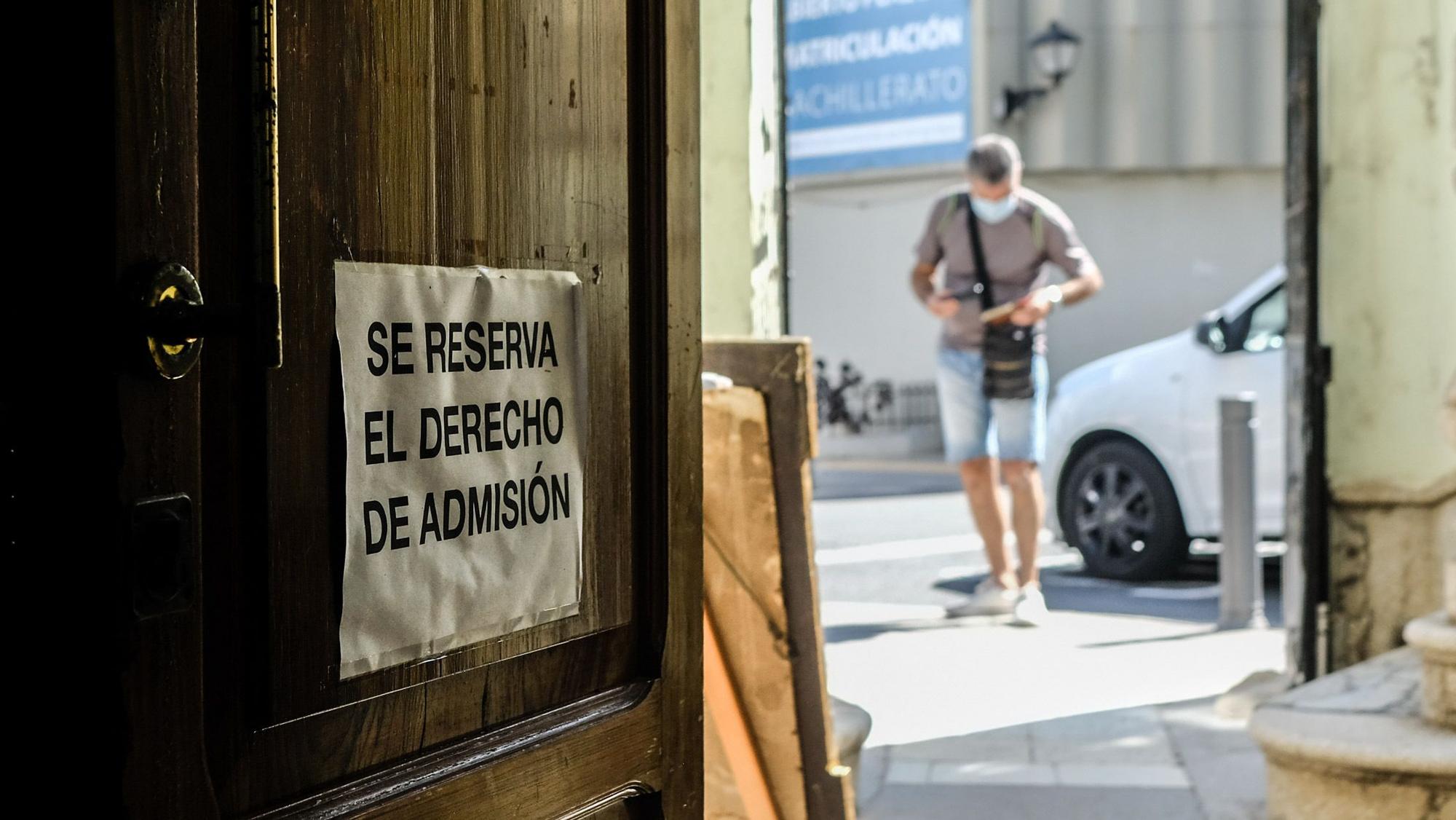 Oleada de robos en Reyes Católicos